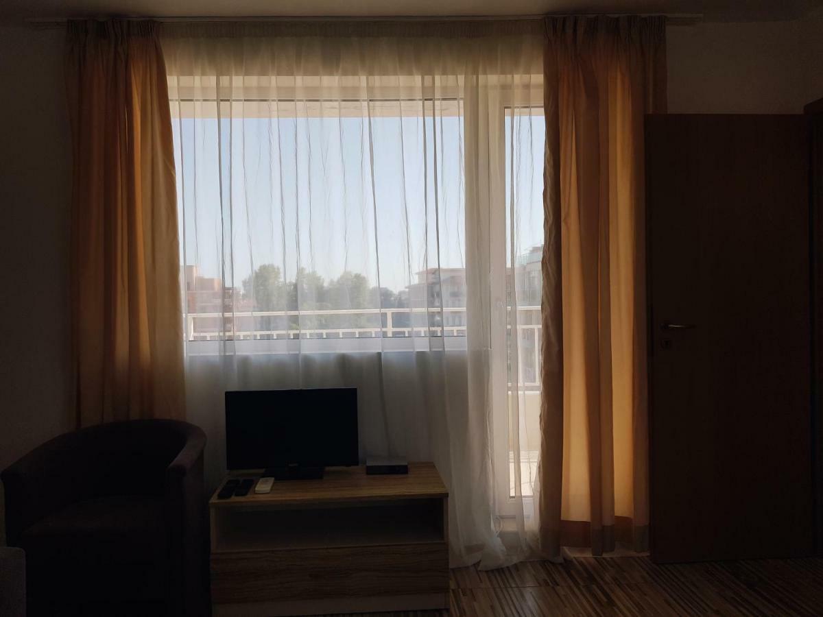 Guest Apartments Salena ซันนีบีช ภายนอก รูปภาพ